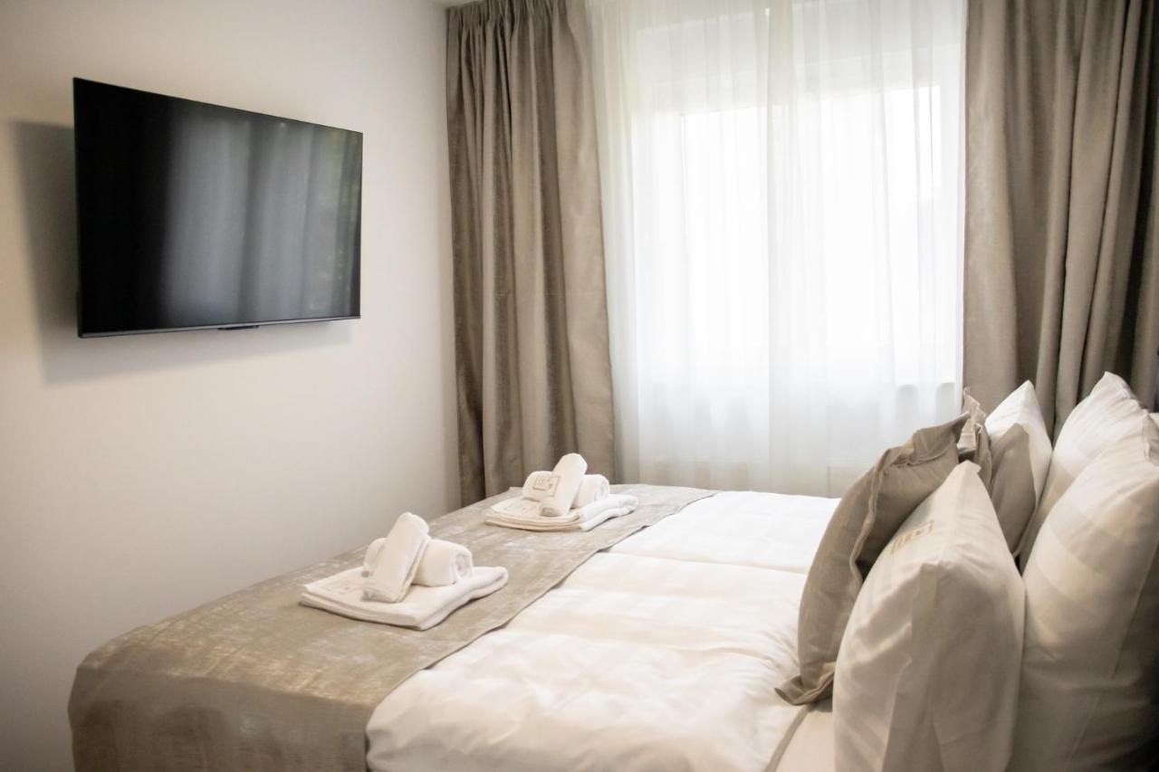 Hugo Apartments Zagreb Bagian luar foto