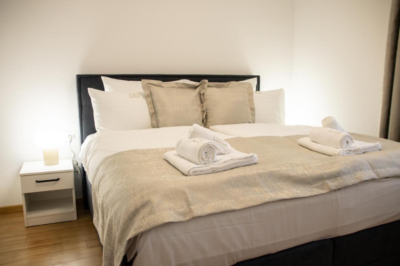 Hugo Apartments Zagreb Bagian luar foto