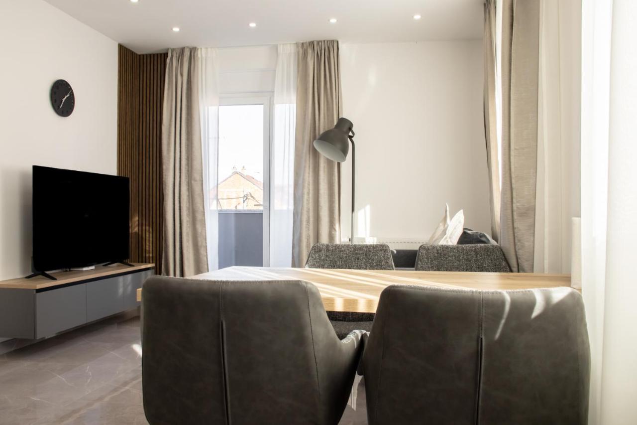 Hugo Apartments Zagreb Bagian luar foto